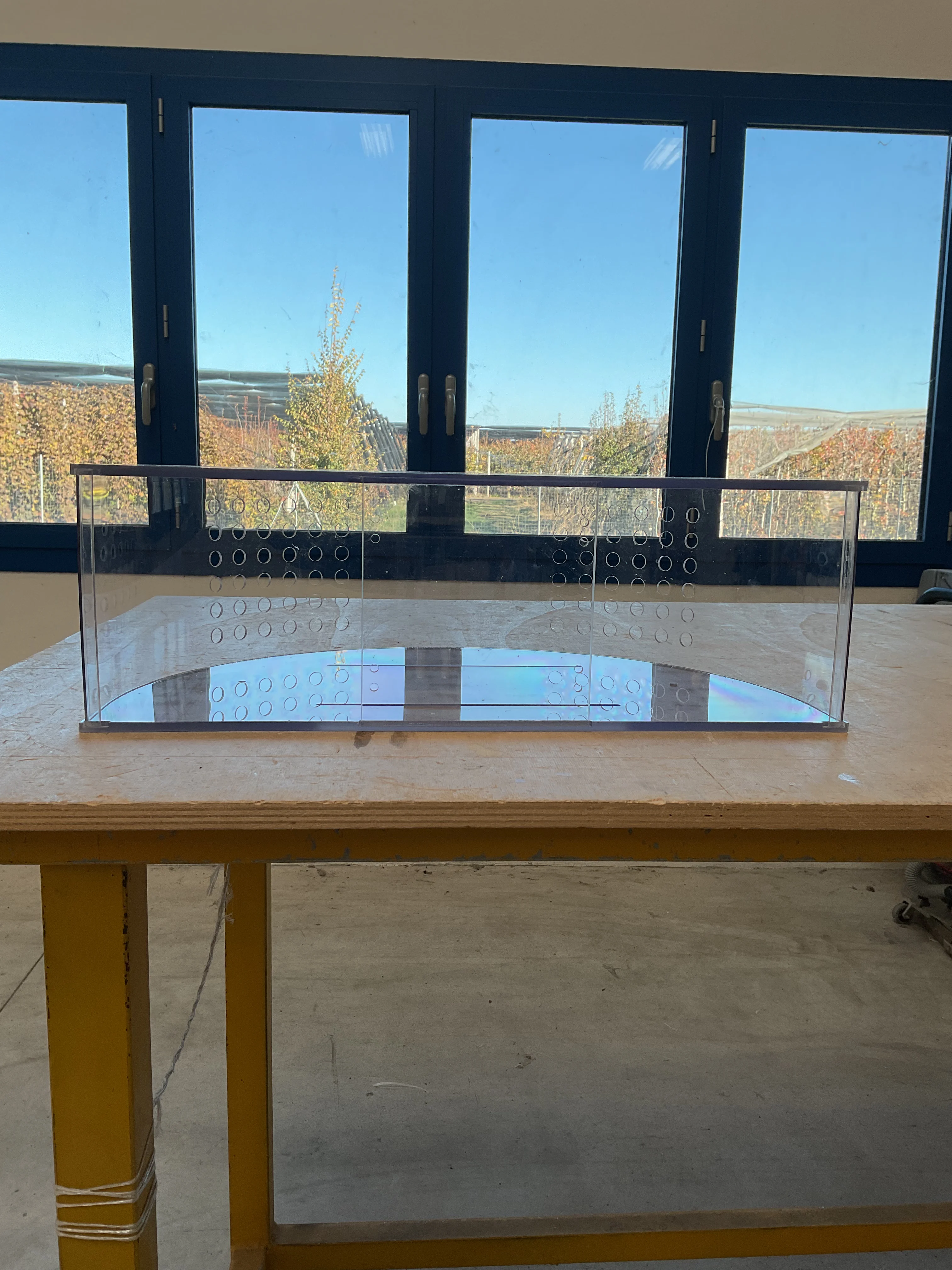 Porta scarti in Lexan da 8 mm per sistemi con metal detector visione frontale