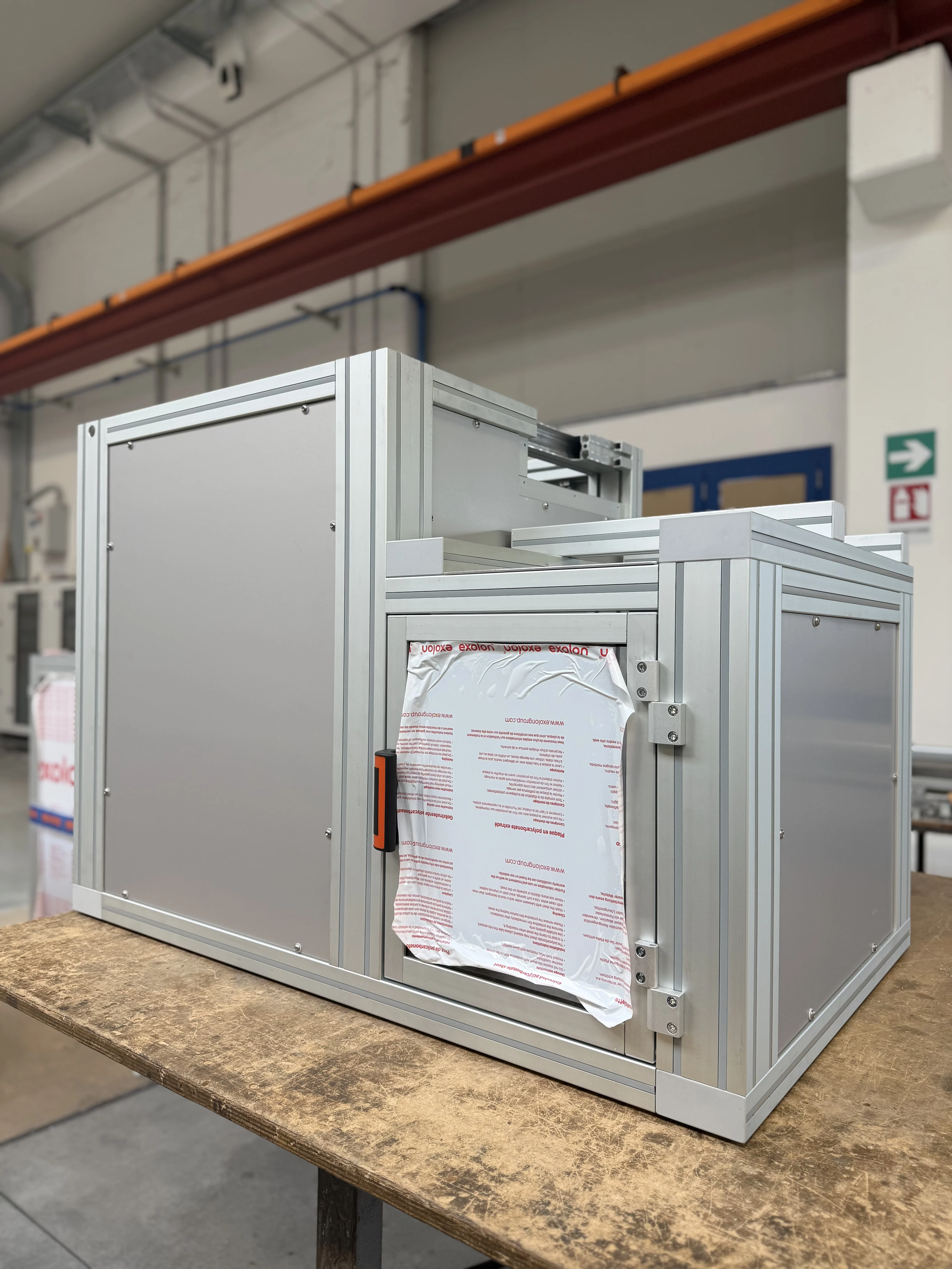 Protezione speciale in alluminio e policarbonato per macchine utensili visione panoramica